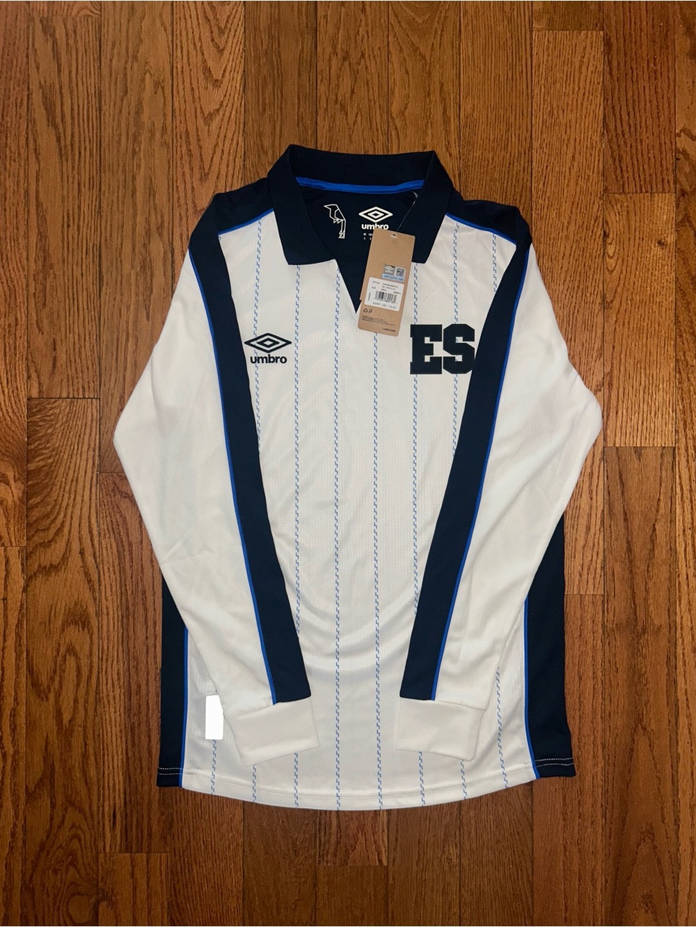 ES El Salvador 2024/25 Umbro Jersey Size Small NEW